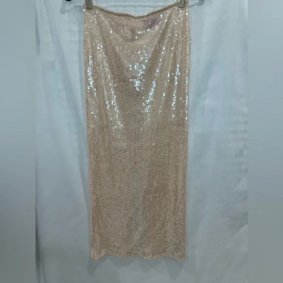 Edikted Riki light pink sheer sequin maxi Skirt - Picture 4 of 15